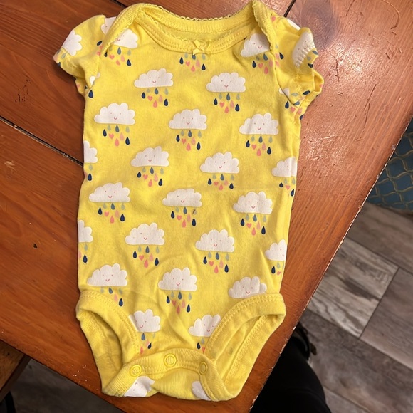 Newborn Onsies 4 pack. New never worn but have been washed - Picture 3 of 9